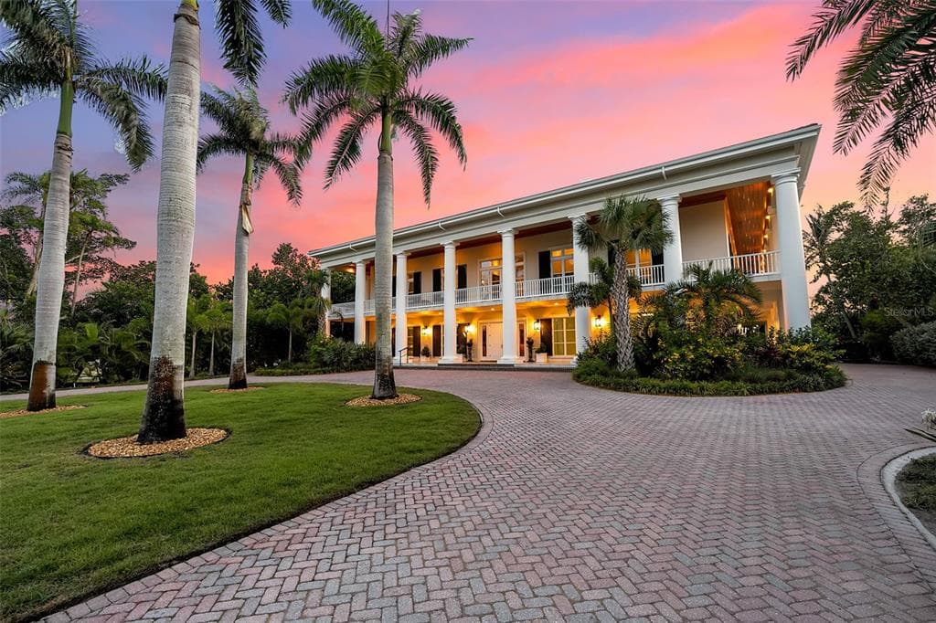 8132 SANDERLING ROAD, SARASOTA, FL 34242