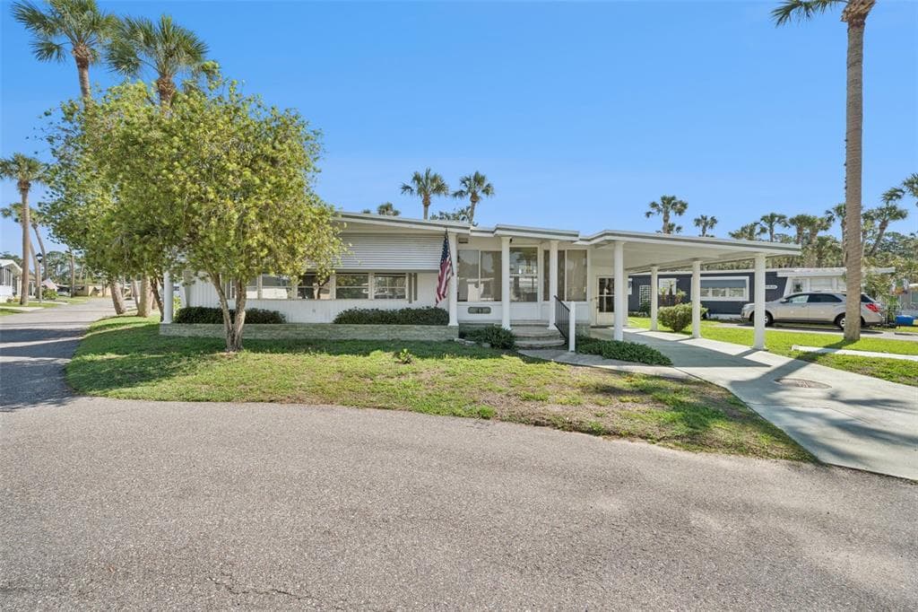 43 SABAL PALM CIRCLE, EUSTIS, FL 32726
