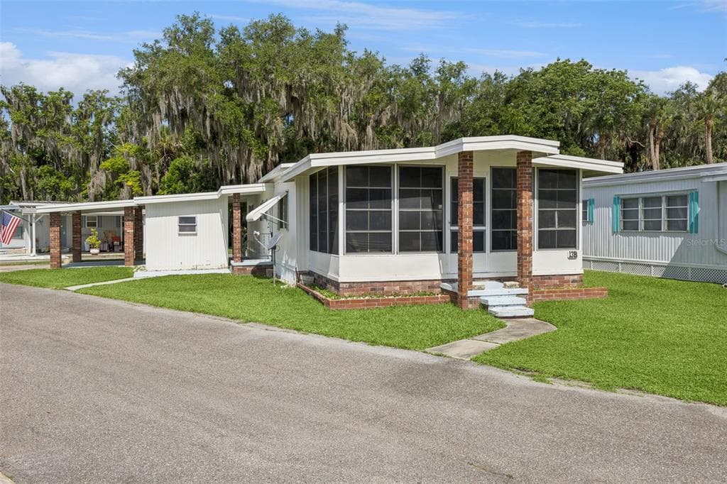 13 COCOS PLUMOSA DRIVE # B, EUSTIS, FL 32726 — zdjęcie 2