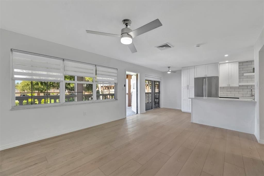 650 PINELLAS POINT DRIVE S # 216, ST PETERSBURG, FL 33705 — zdjęcie 3