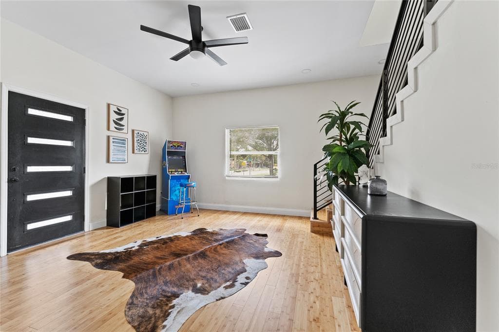 680 25TH AVENUE S, ST PETERSBURG, FL 33705 — zdjęcie 2