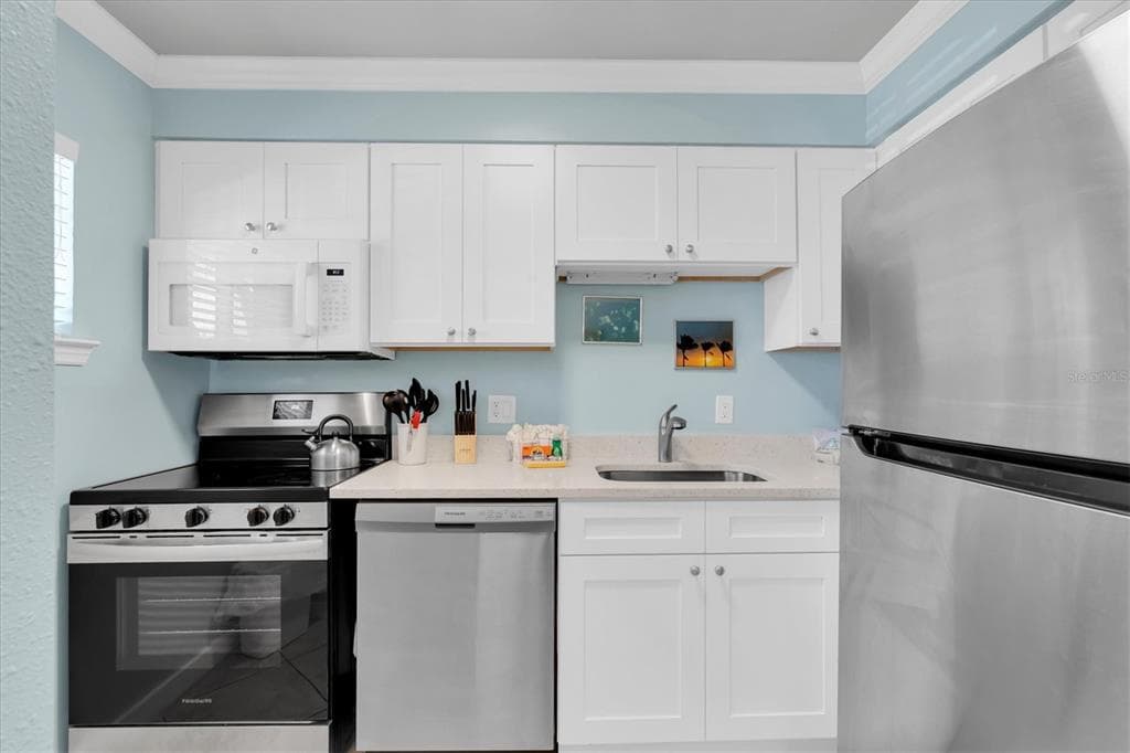19417 GULF BOULEVARD # E103, INDIAN ROCKS BEACH, FL 33785 — zdjęcie 4