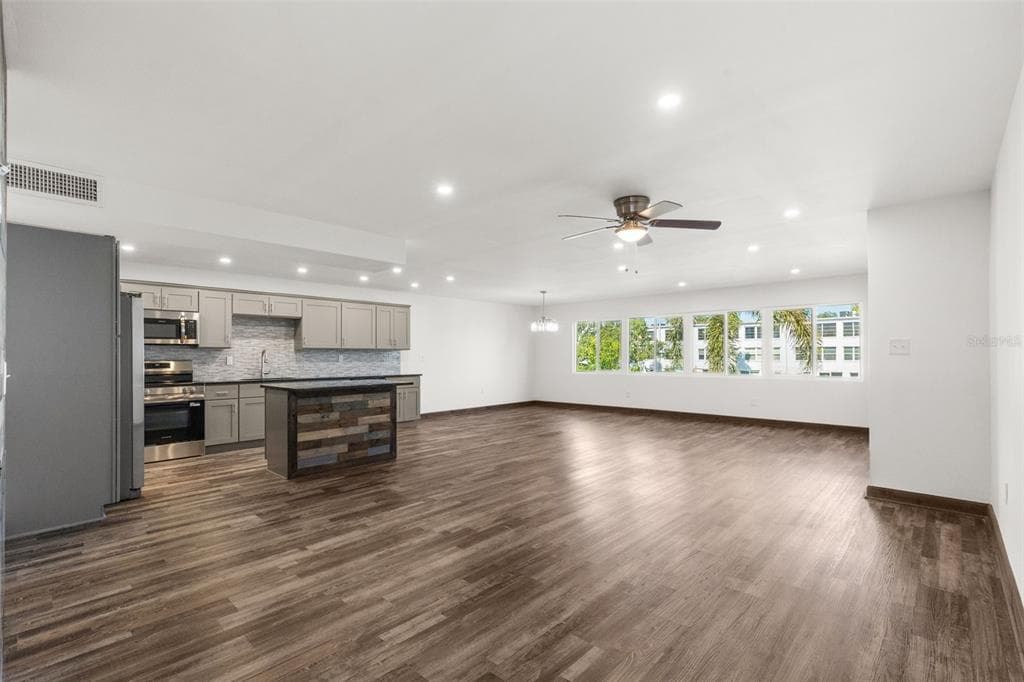225 COUNTRY CLUB DRIVE # B221, LARGO, FL 33771 — zdjęcie 4