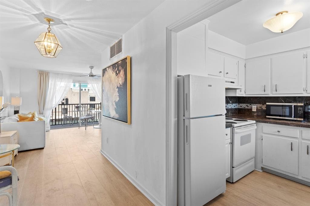 750 BURLINGTON AVENUE N # 3C, ST PETERSBURG, FL 33701 — zdjęcie 2