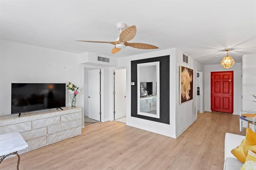 750 BURLINGTON AVENUE N # 3C, ST PETERSBURG, FL 33701 — zdjęcie 4