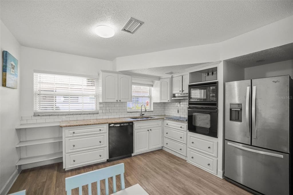 7743 39TH TERRACE N, ST PETERSBURG, FL 33709 — zdjęcie 4