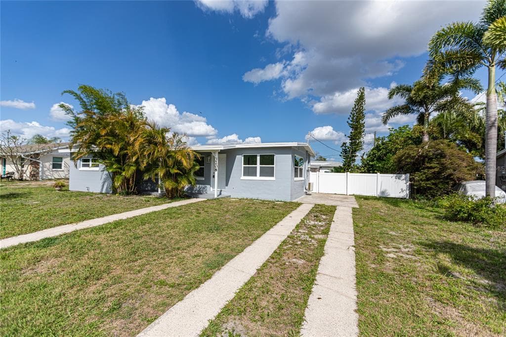 3208 PINETREE STREET, PORT CHARLOTTE, FL 33952 — zdjęcie 2