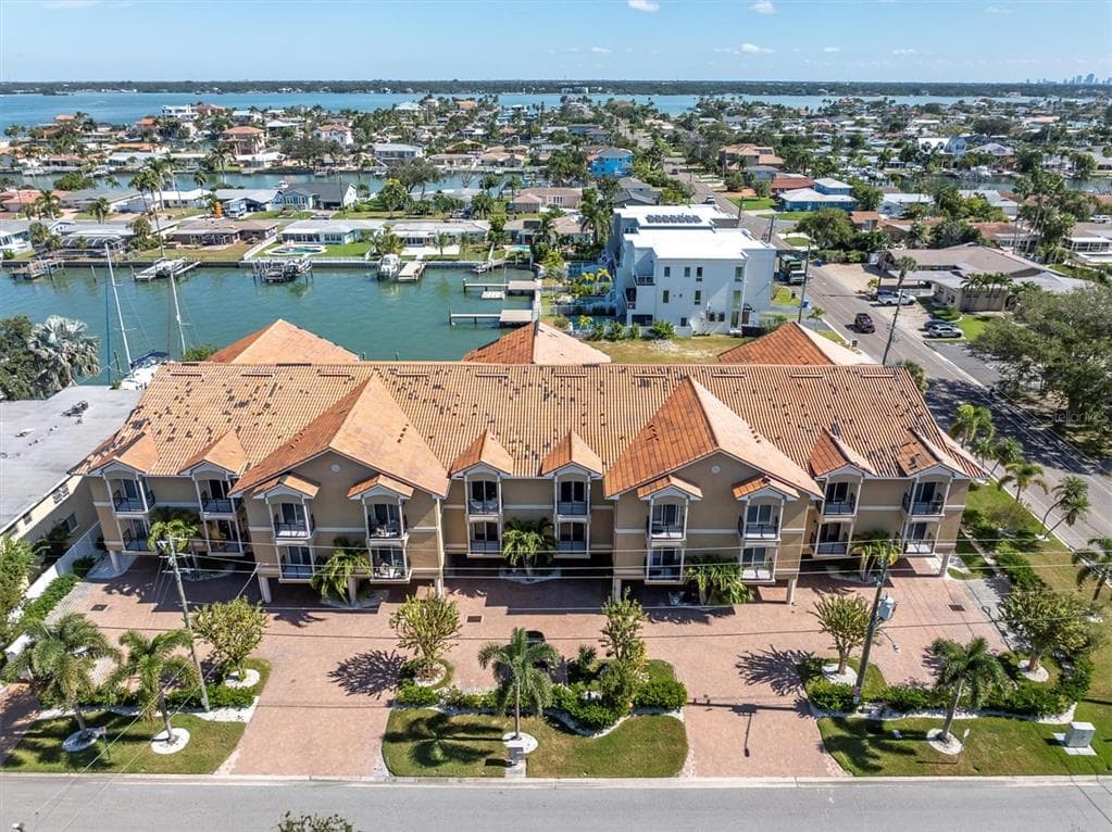 300 CAPRI BOULEVARD # 6, TREASURE ISLAND, FL 33706 — zdjęcie 2