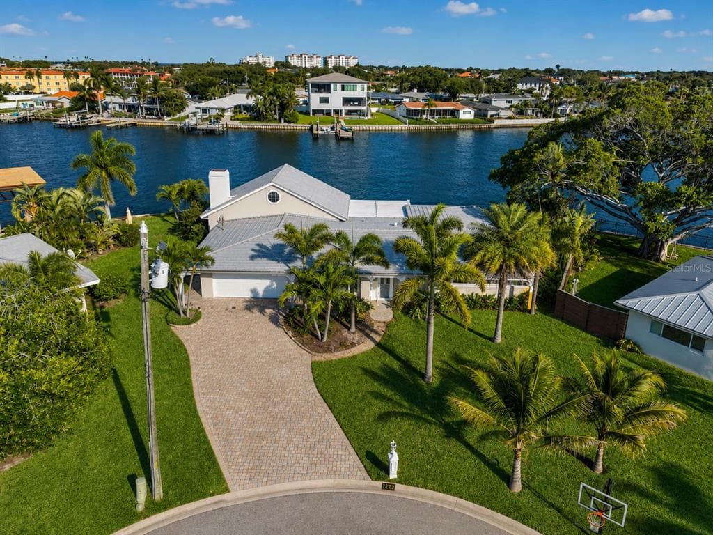 1276 37TH AVENUE NE, ST PETERSBURG, FL 33704 — zdjęcie 2