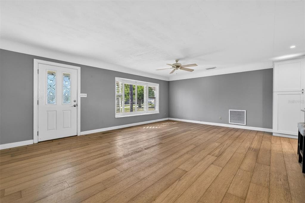 1276 37TH AVENUE NE, ST PETERSBURG, FL 33704 — zdjęcie 5