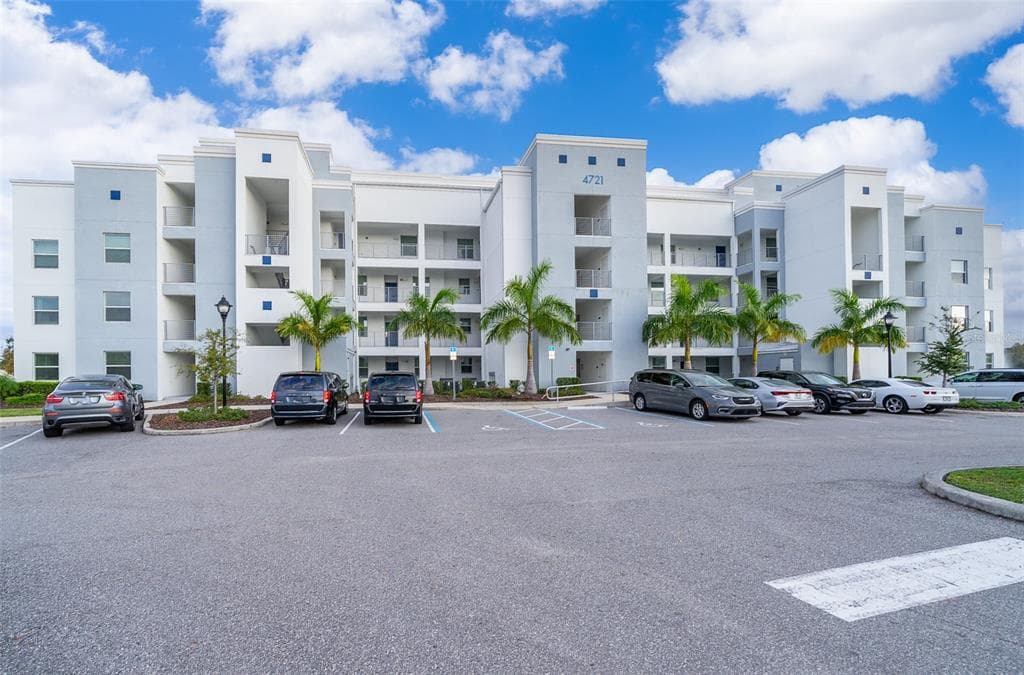 4731 CLOCK TOWER DRIVE # 206, KISSIMMEE, FL 34746