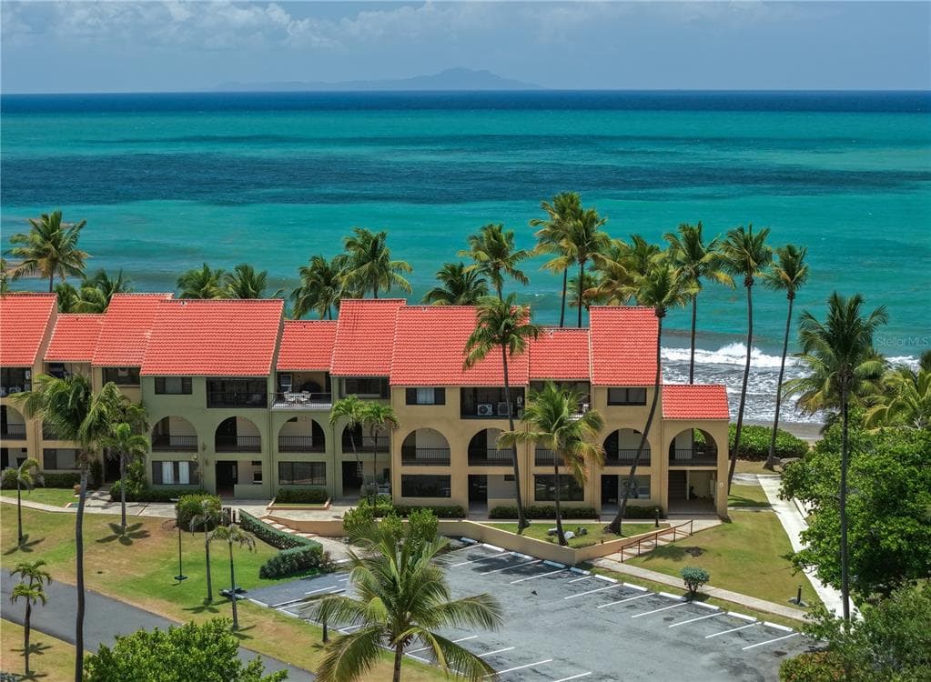 94 BEACH VILLAGE DRIVE # 94, HUMACAO, PR 00791