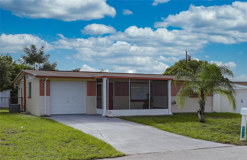 2048 MELODY DRIVE, HOLIDAY, FL 34691