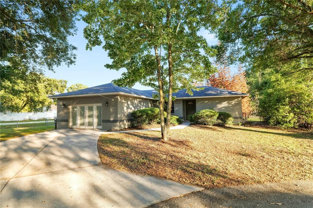 2304 CHESHIRE PLACE, LAKELAND, FL 33810