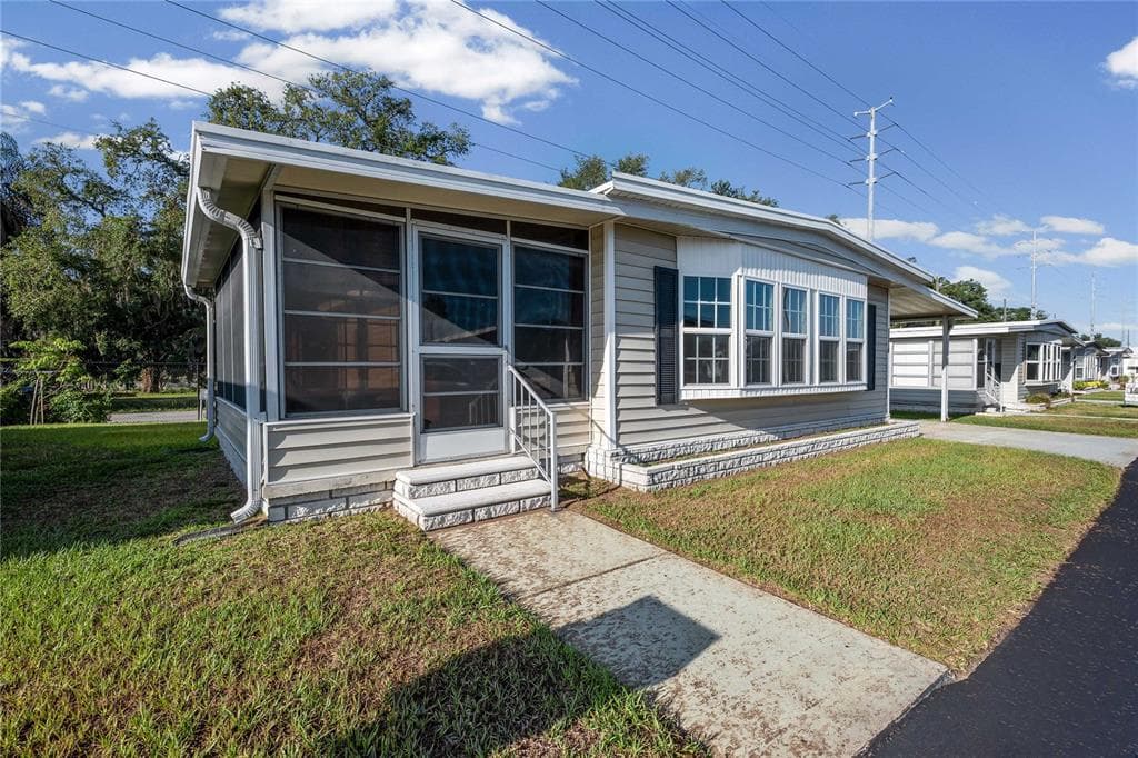 37818 VALENCIA AVENUE, ZEPHYRHILLS, FL 33541 — zdjęcie 3