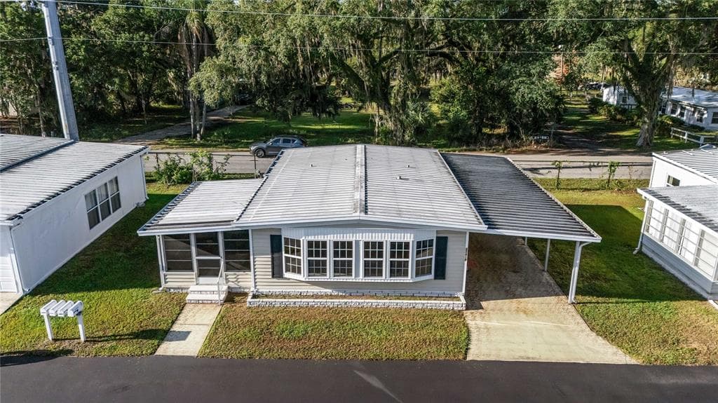 37818 VALENCIA AVENUE, ZEPHYRHILLS, FL 33541 — zdjęcie 4