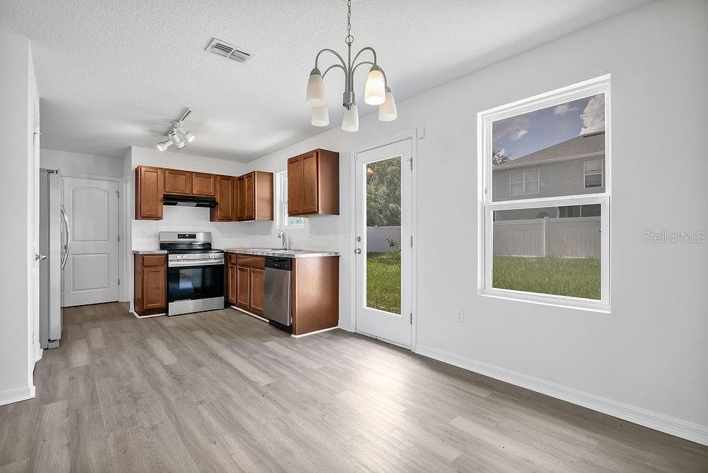 303 ANCHOVIE COURT, POINCIANA, FL 34759 — zdjęcie 4