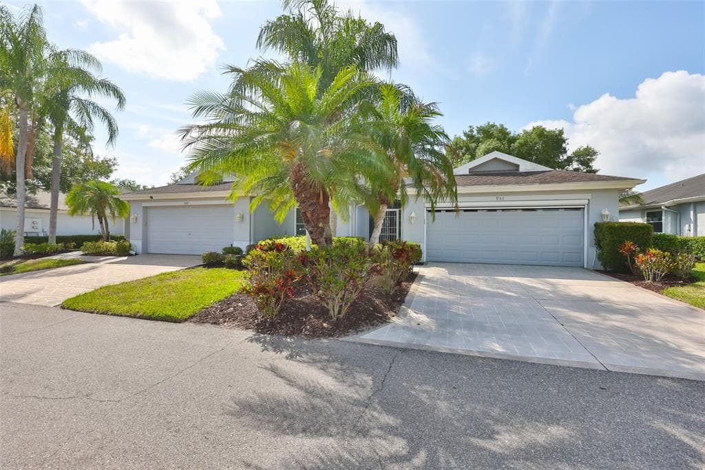 951 VILLEROY GREENS DRIVE, SUN CITY CENTER, FL 33573 — zdjęcie 2