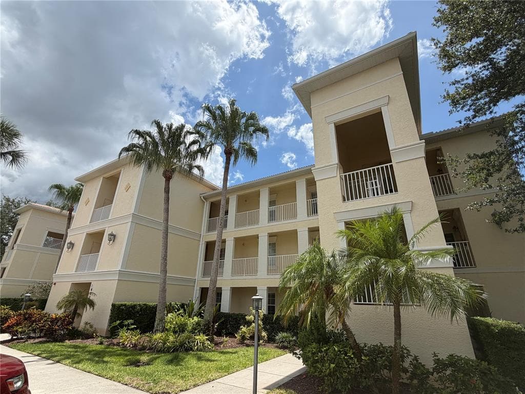 600 GARDENS EDGE DRIVE # 633, VENICE, FL 34285