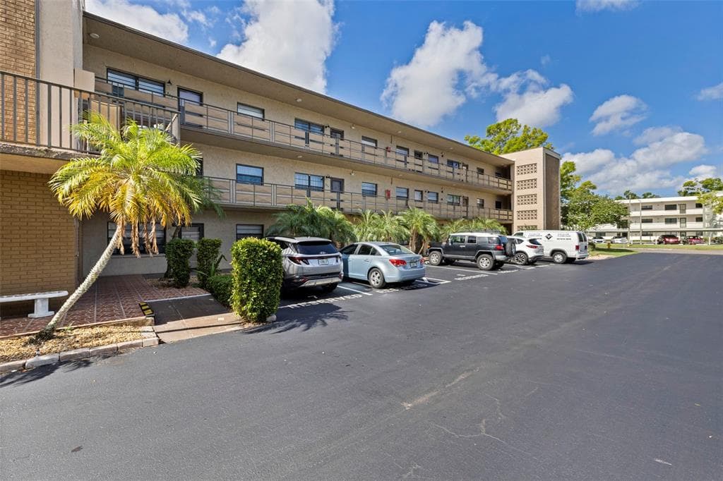 5975 TERRACE PARK DRIVE N # 204, ST PETERSBURG, FL 33709 — zdjęcie 2