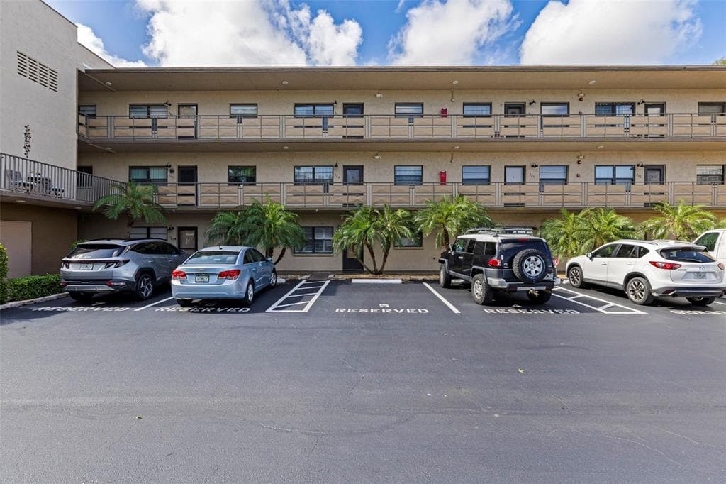 5975 TERRACE PARK DRIVE N # 204, ST PETERSBURG, FL 33709