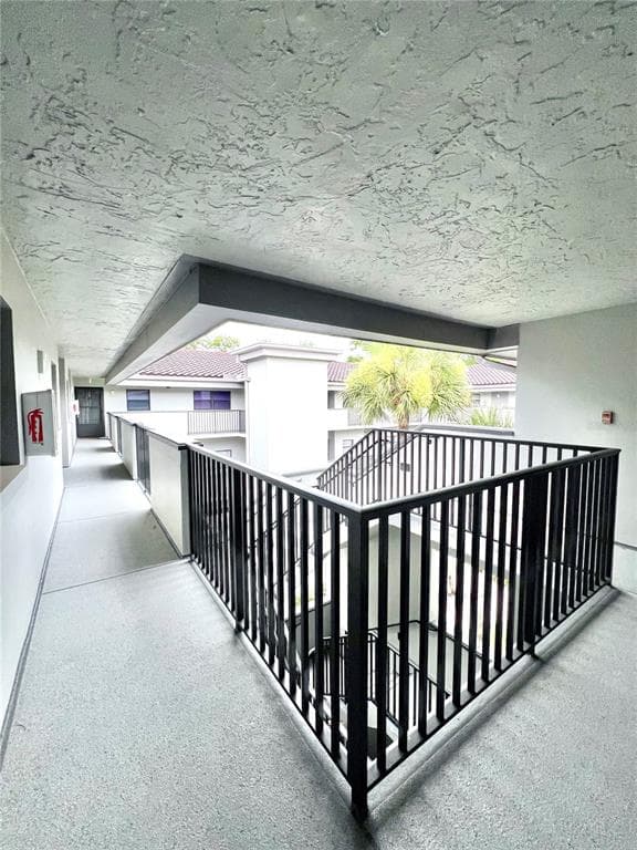 2650 COUNTRYSIDE BOULEVARD # B302, CLEARWATER, FL 33761 — zdjęcie 4