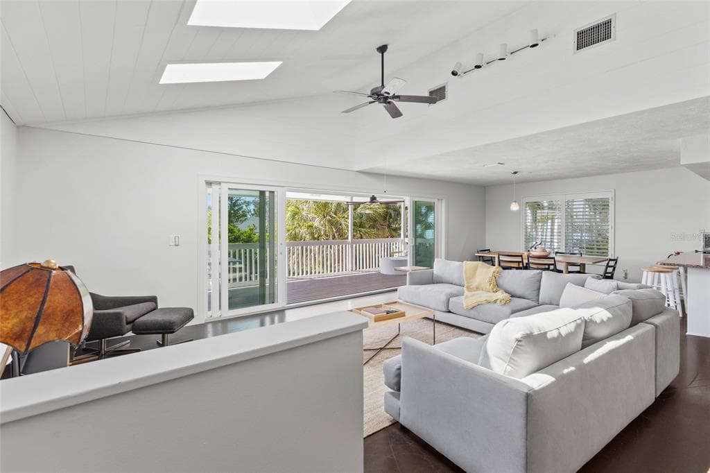 315 SPRING AVENUE, ANNA MARIA, FL 34216 — zdjęcie 5