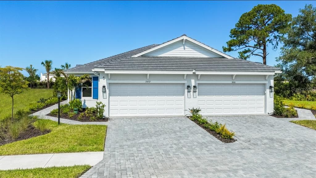 7452 MOONBEAM AVENUE, SARASOTA, FL 34241