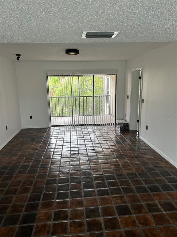 2462 KINGFISHER LANE # J203, CLEARWATER, FL 33762 — zdjęcie 2