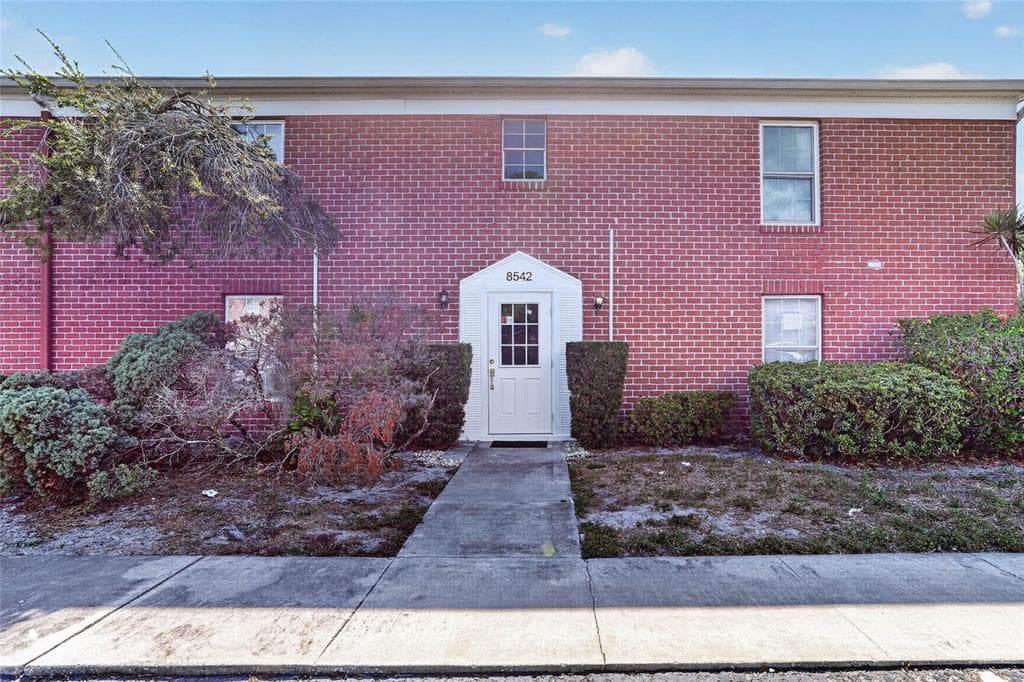 8542 10TH STREET N # B, ST PETERSBURG, FL 33702 — zdjęcie 2