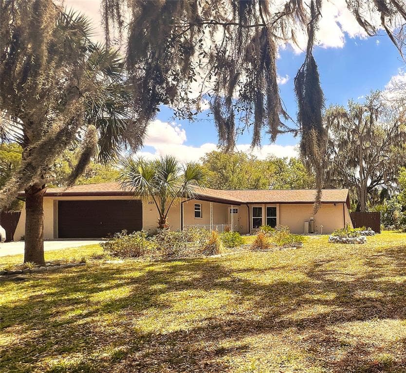 220 NE 11TH STREET, CRYSTAL RIVER, FL 34428