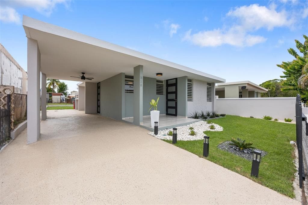 CASA SUAVE CALLE 4 # B-26, AGUADA, PR 00602