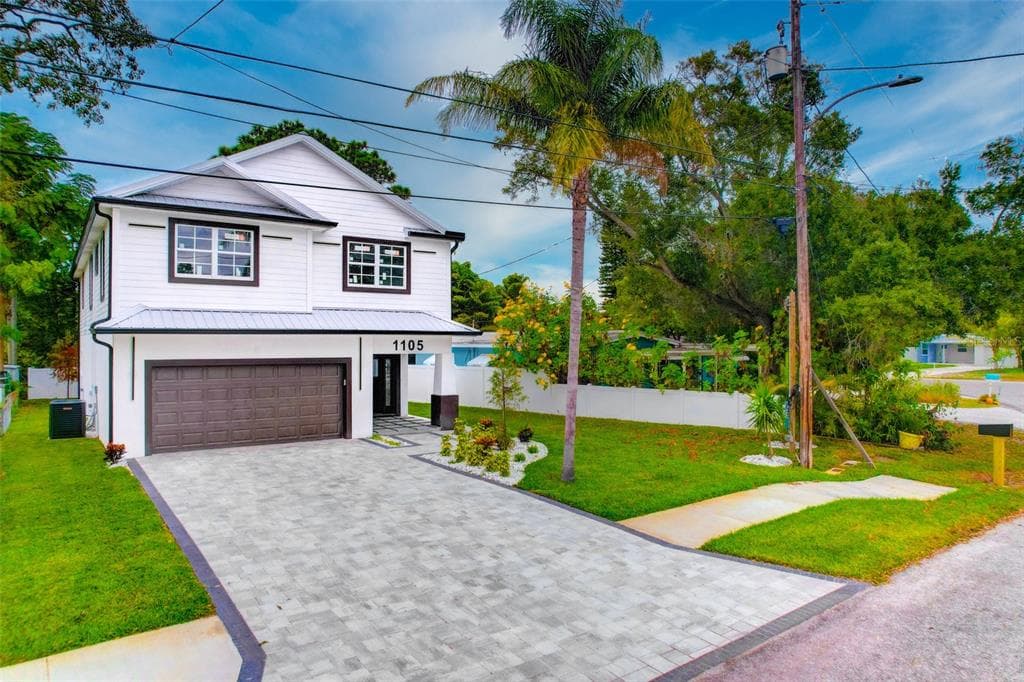 1105 CONANT AVENUE, SAFETY HARBOR, FL 34695