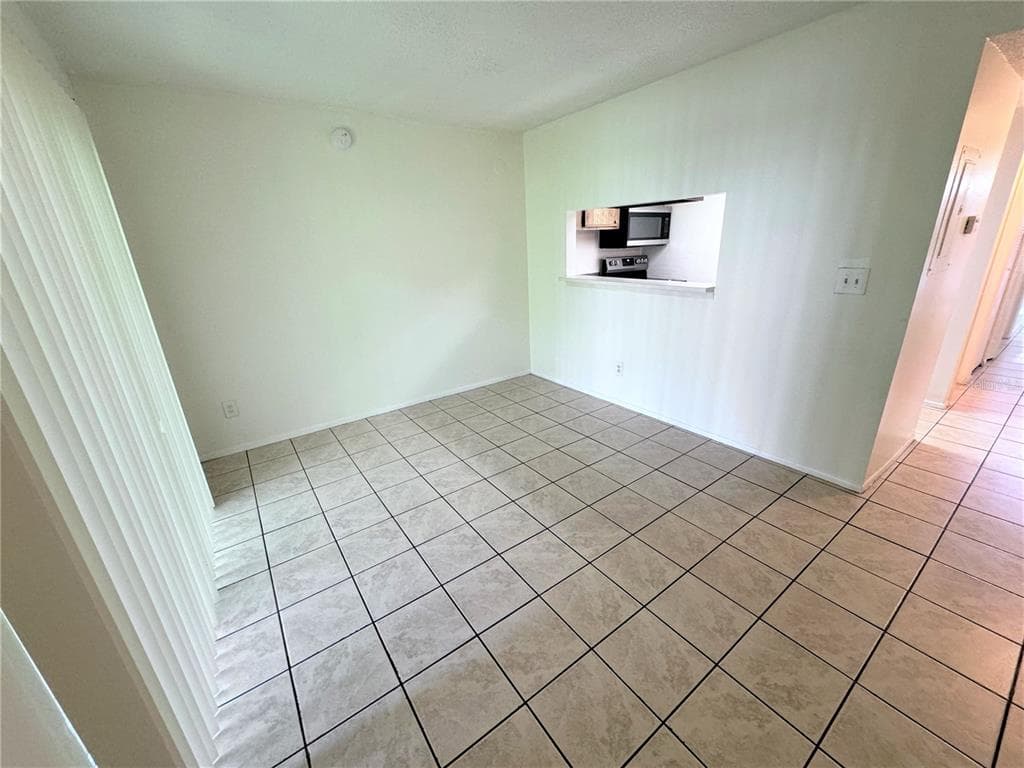 7177 E BANK DRIVE # 102, TAMPA, FL 33617 — zdjęcie 3