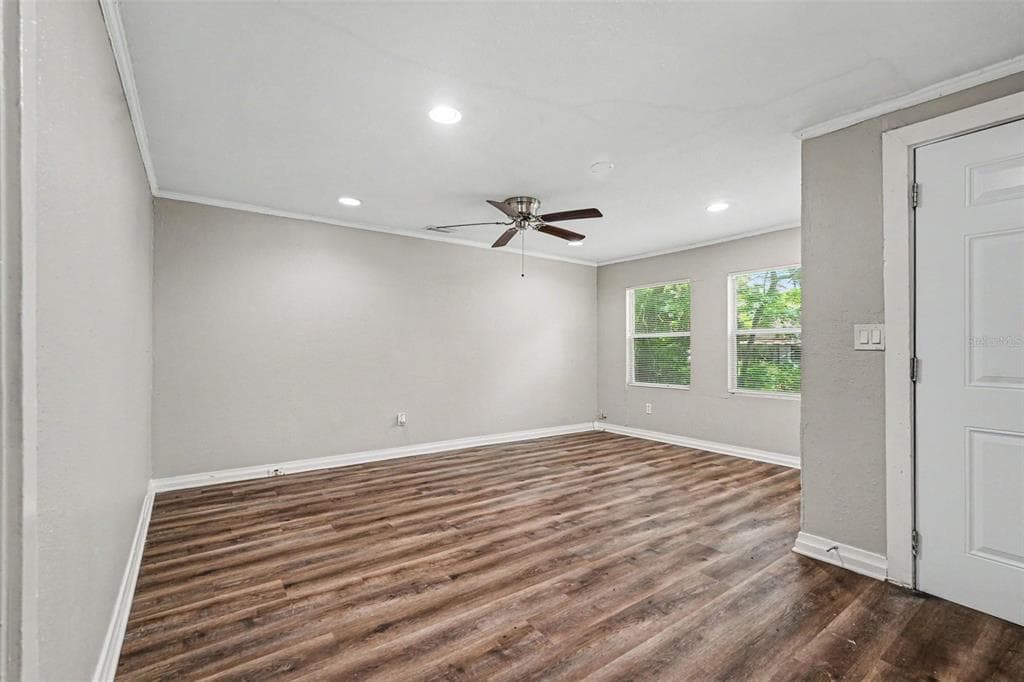 828 E 145TH AVENUE, TAMPA, FL 33613 — zdjęcie 4