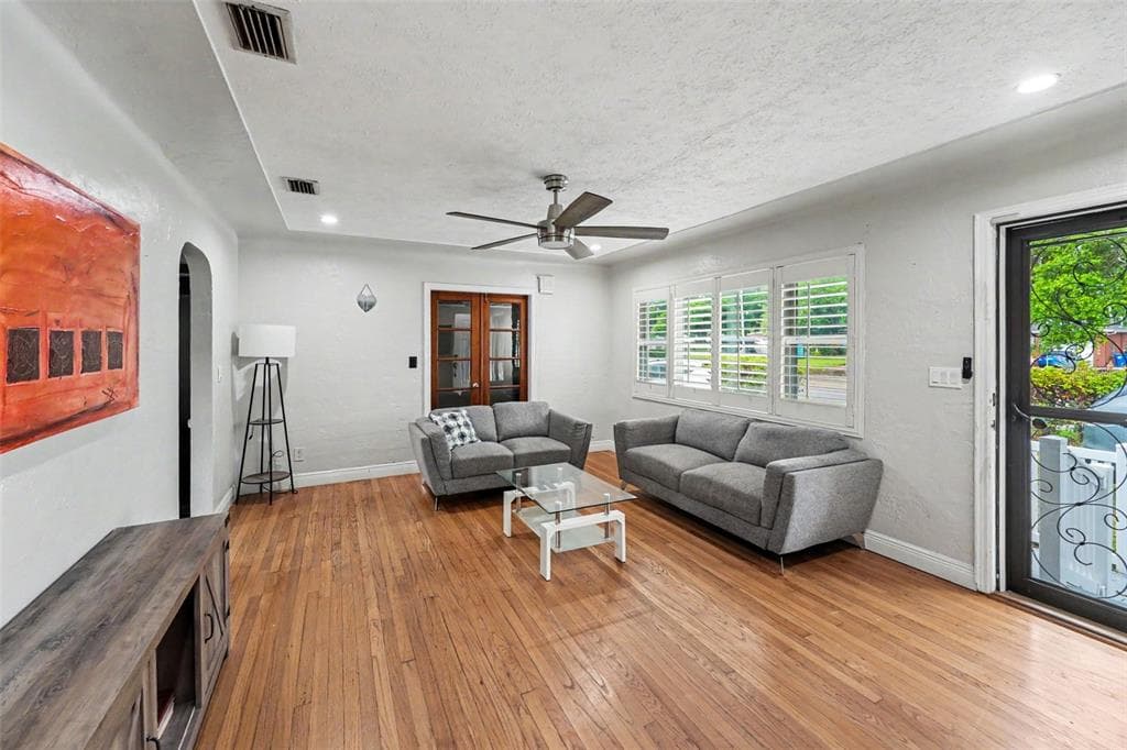 6242 5TH AVENUE N, ST PETERSBURG, FL 33710 — zdjęcie 5