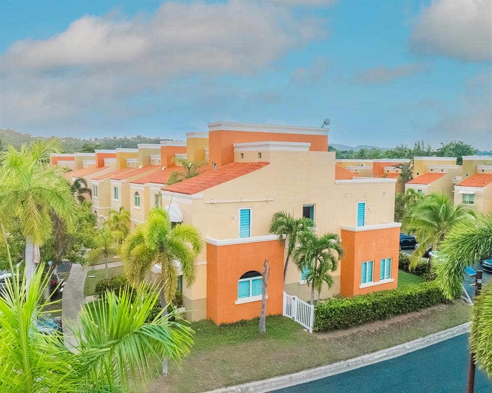90 CANDELERO DR # 84, HUMACAO, PR 00791