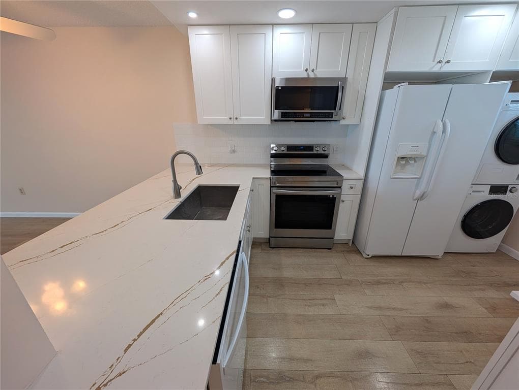 18304 GULF BOULEVARD # 406, REDINGTON SHORES, FL 33708 — zdjęcie 2
