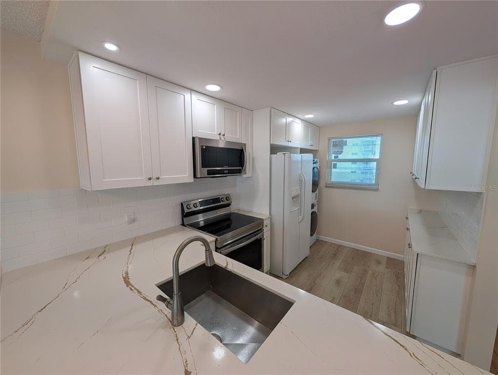 18304 GULF BOULEVARD # 406, REDINGTON SHORES, FL 33708 — zdjęcie 4
