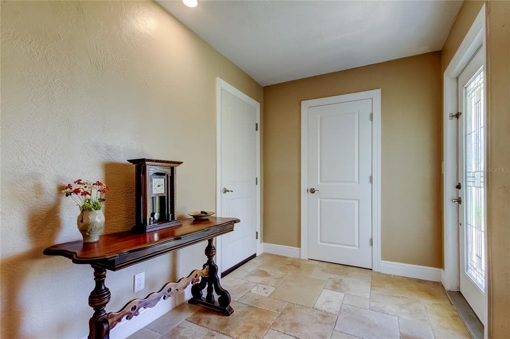 4174 14TH LANE NE, ST PETERSBURG, FL 33703 — zdjęcie 2
