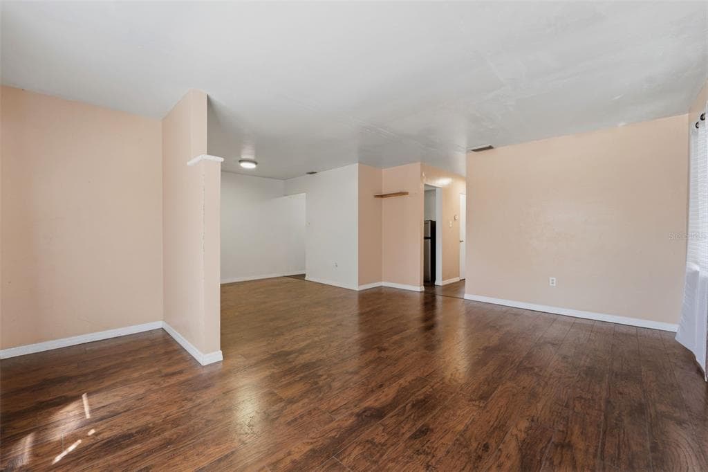 3235 EMERSON AVENUE S, ST PETERSBURG, FL 33712 — zdjęcie 4