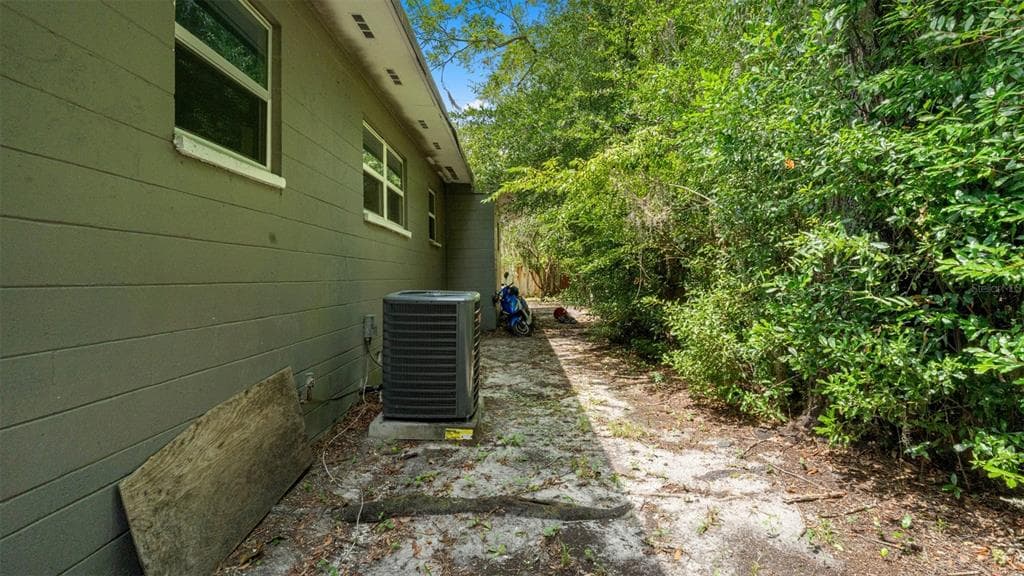 1015 SE 10TH TERRACE, GAINESVILLE, FL 32601 — zdjęcie 5