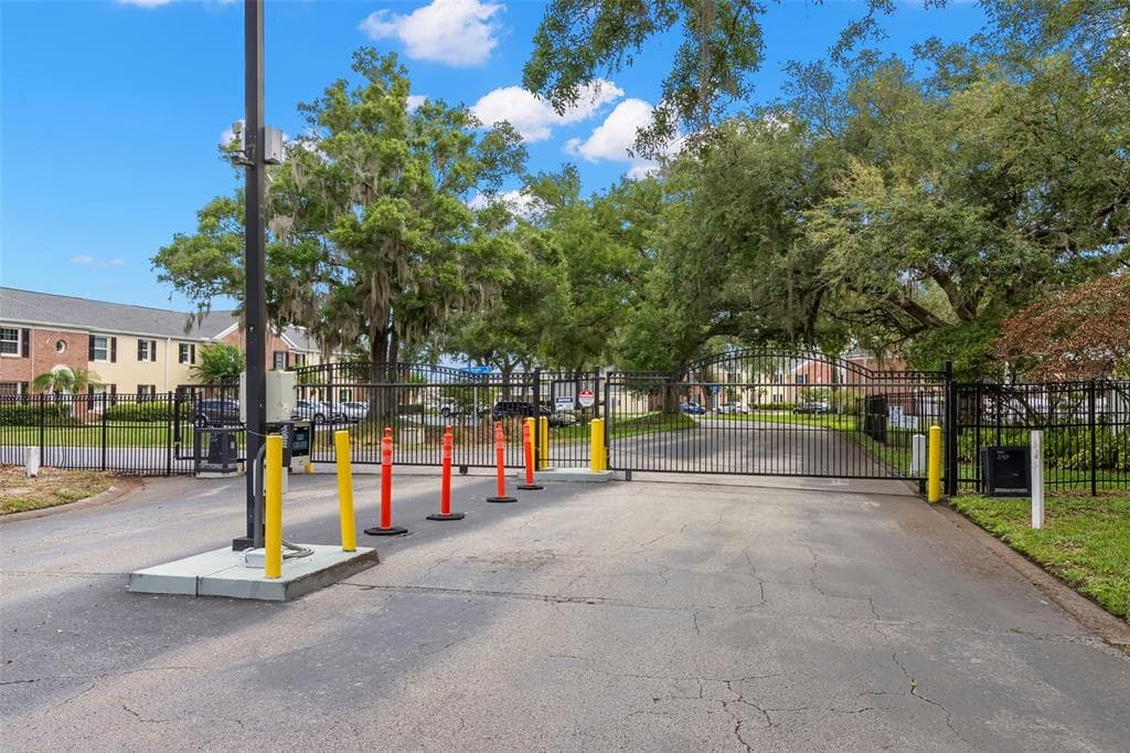 13762 ORANGE SUNSET DRIVE # 102, TAMPA, FL 33618 — zdjęcie 3