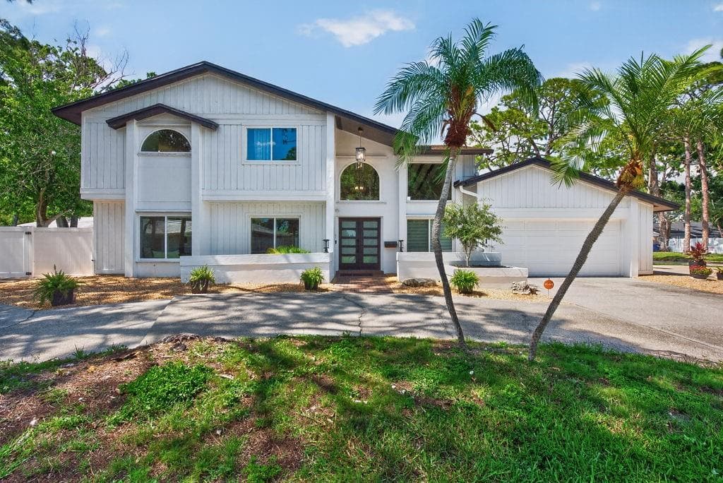 1461 87TH AVENUE N, ST PETERSBURG, FL 33702