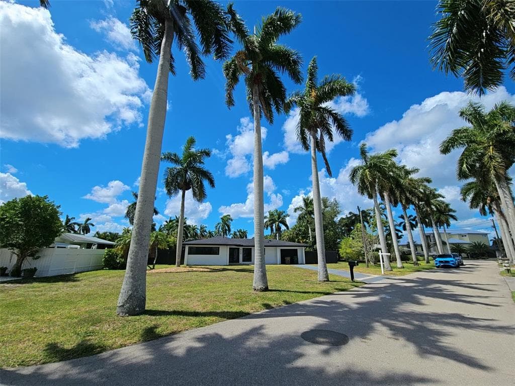 112 BAYSHORE DRIVE, CAPE CORAL, FL 33904