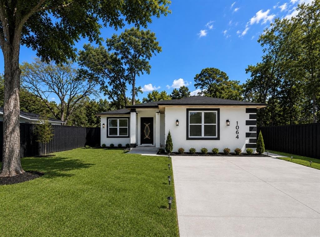 1064 MONROE AVENUE, BROOKSVILLE, FL 34604