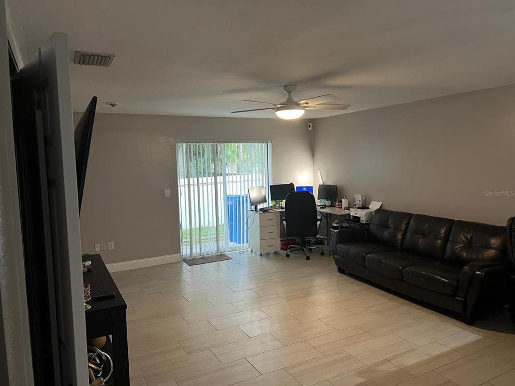 8423 EDGEWATER PLACE BOULEVARD, TAMPA, FL 33615 — zdjęcie 2