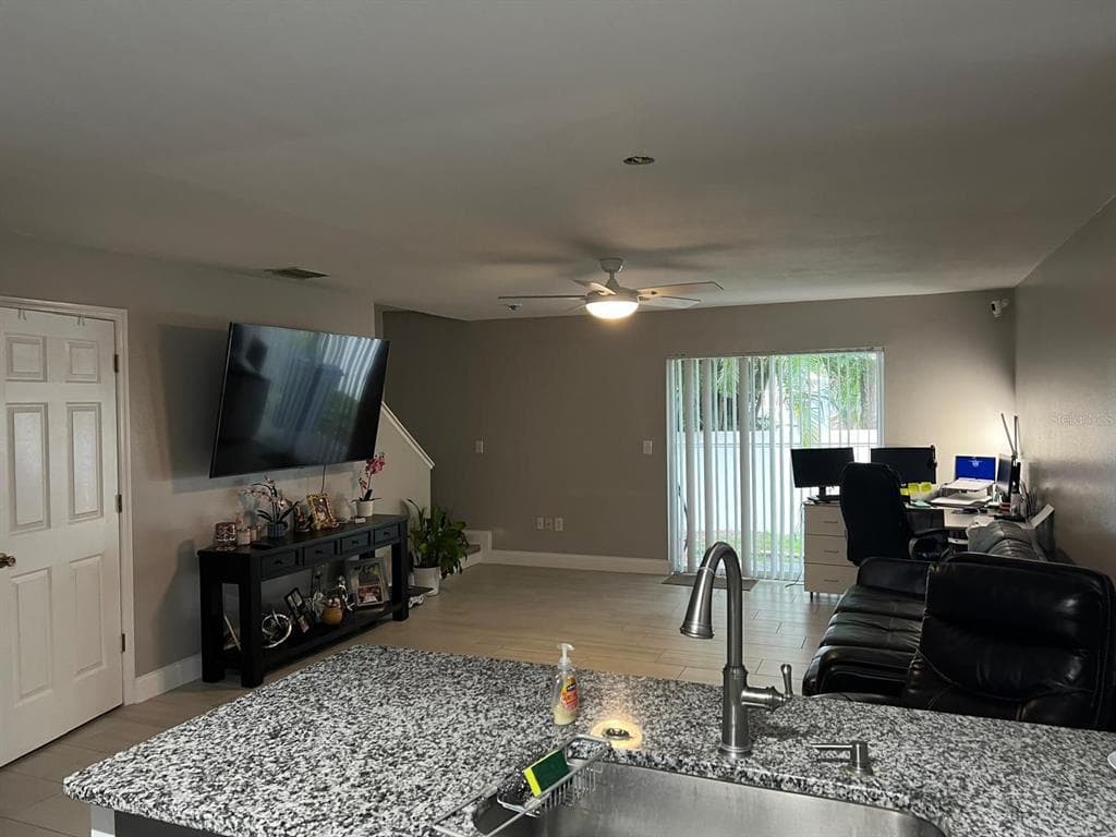 8423 EDGEWATER PLACE BOULEVARD, TAMPA, FL 33615 — zdjęcie 3