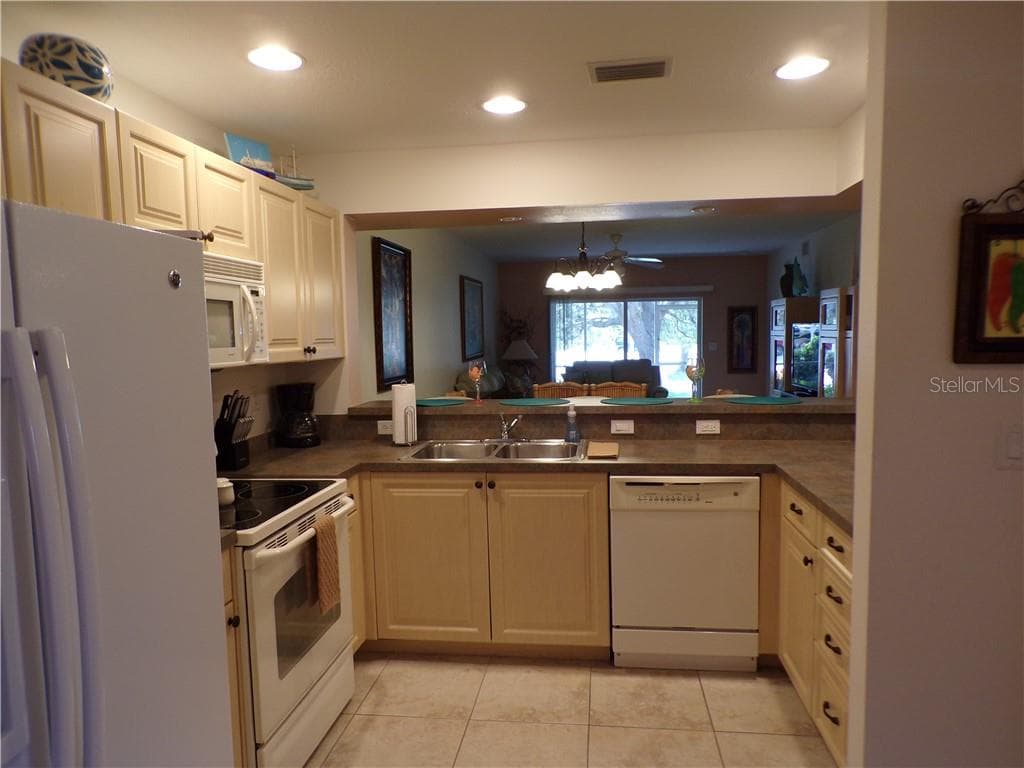 1462 RIO DE JANEIRO AVENUE # B103, PUNTA GORDA, FL 33983 — zdjęcie 4