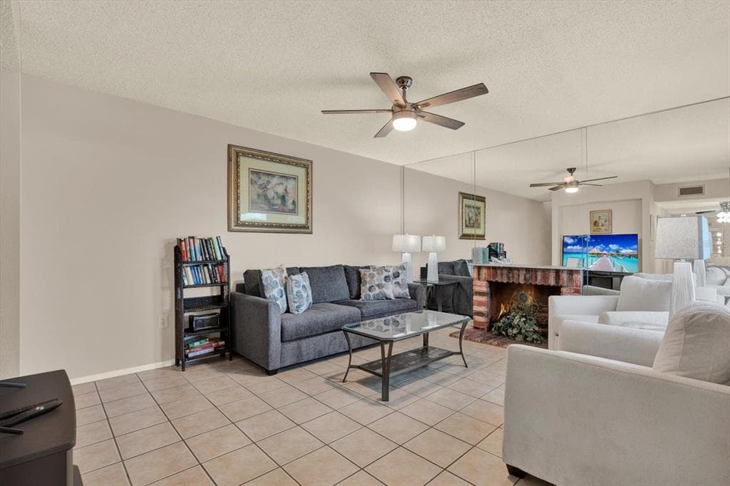 169 MEDALLION BOULEVARD # E, MADEIRA BEACH, FL 33708 — zdjęcie 5